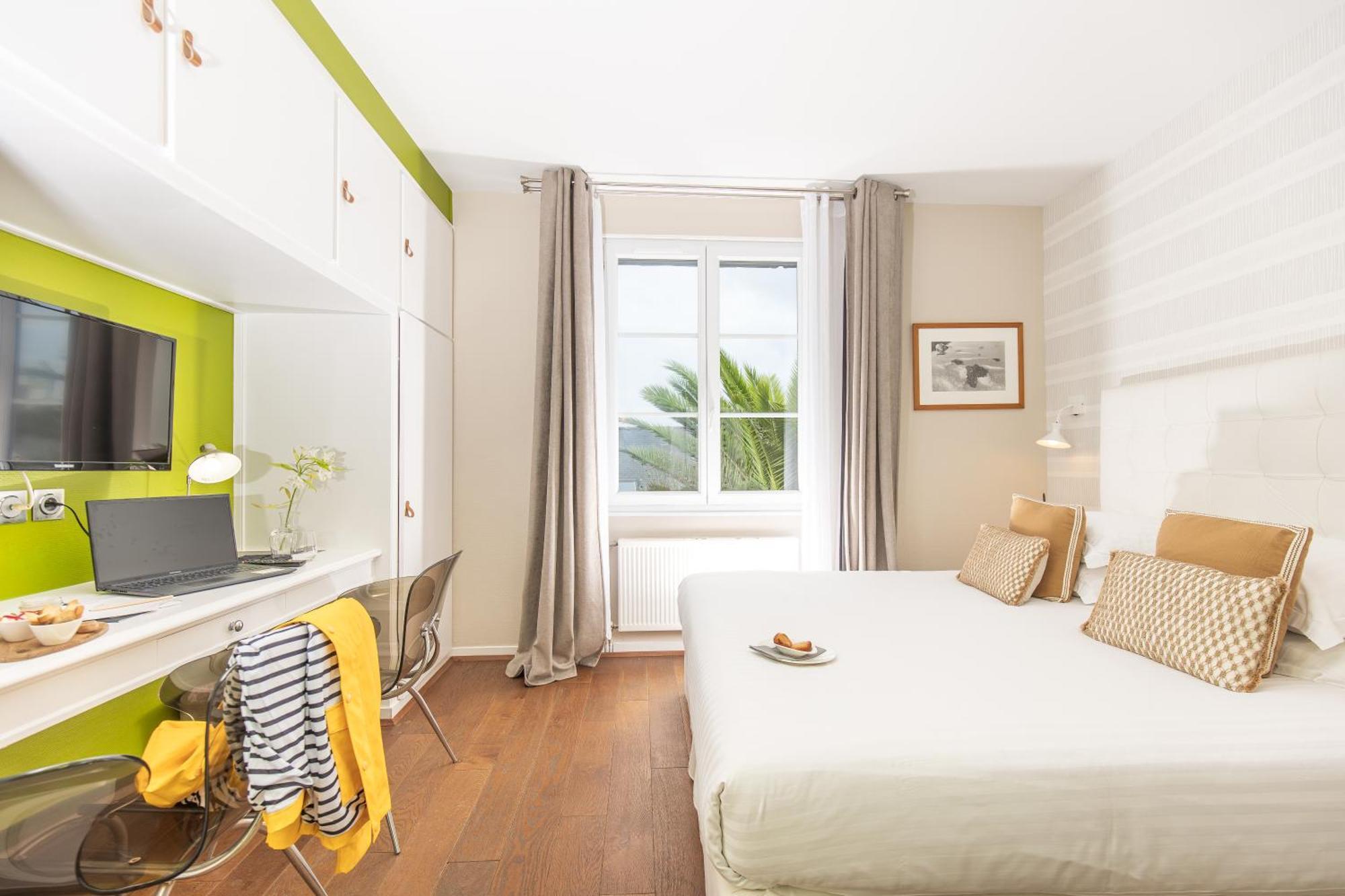 Hotel La Baie Des Anges Spa Marin Landeda Bagian luar foto